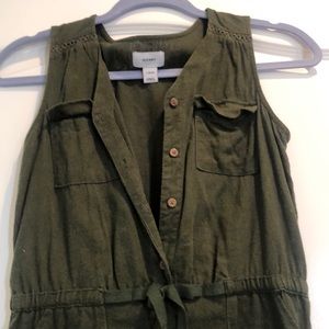 Girls forest green romper. Like New!